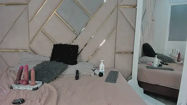 Snapshot of Daddysgirl1_ chatting on January 28, 8:57 am Daddysgirl1  online show from January 28, 8:57 am