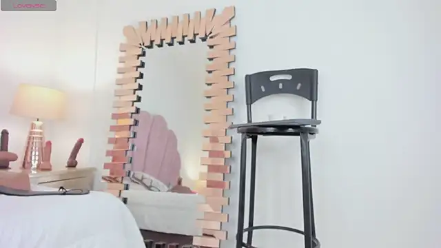 Snapshot of Daddysgirl1_ chatting on October 2, 9:11 pm Daddysgirl1  online show from October 2, 9:11 pm