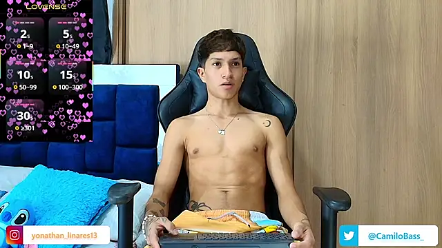  CamiloBass online show from December 4, 1:15 am