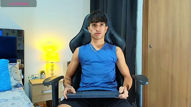  CamiloBass online show from May 3, 12:27 am