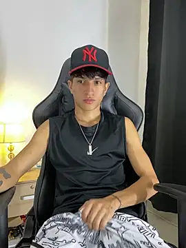  CamiloBass online show from July 10, 1:54 am