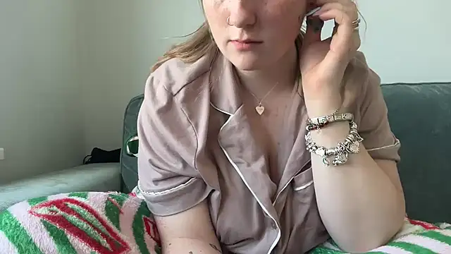 lilsbabyxo online show from June 9, 4:18 pm