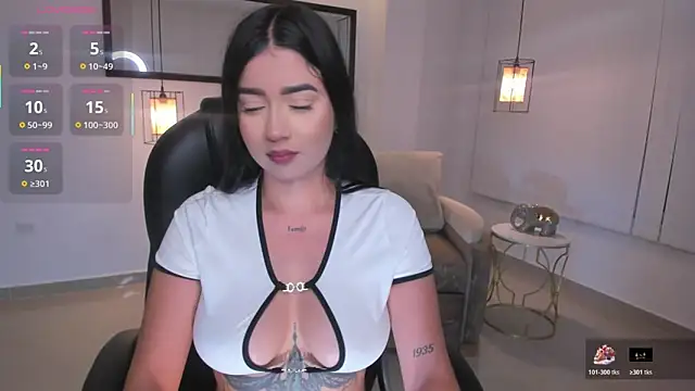 Snapshot of amelie_jhons chatting on March 30, 2:01 am amelie jhons online show from March 30, 2:01 am