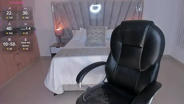 amelie jhons online show from June 5, 2:07 am