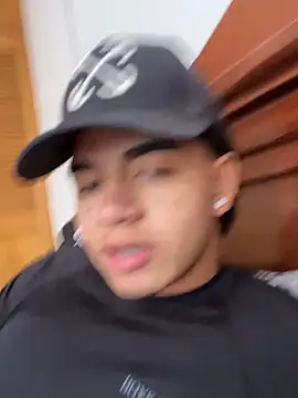 JoanG10 online show from April 20, 3:04 pm