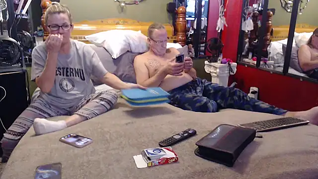 Snapshot of smallandyummy chatting on November 30, 7:45 am smallandyummy online show from November 30, 7:45 am