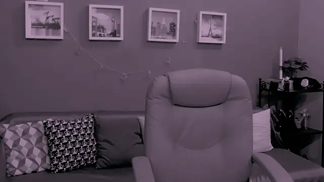 Snapshot of ChantalLion chatting on December 15, 11:12 am ChantalLion online show from December 15, 11:12 am