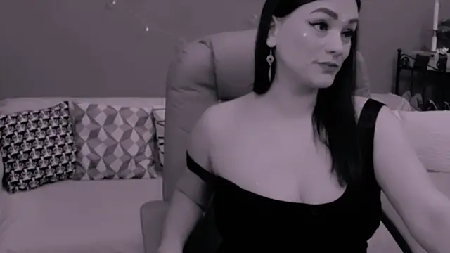 Snapshot of ChantalLion chatting on December 20, 8:28 am ChantalLion online show from December 20, 8:28 am