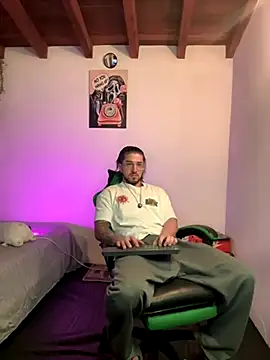 Valentino Xander online show from December 16, 1:21 am