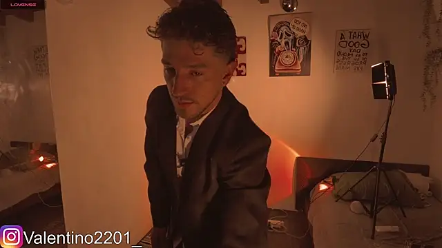 Snapshot of Valentino_Xander chatting on July 5, 12:39 am Valentino Xander online show from July 5, 12:39 am