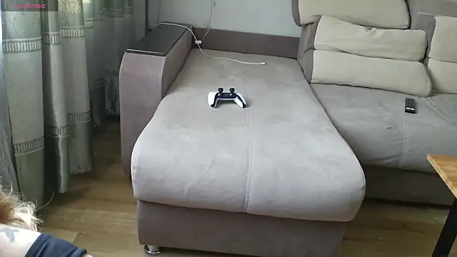 MilaaMilaa online show from November 1, 2:35 am