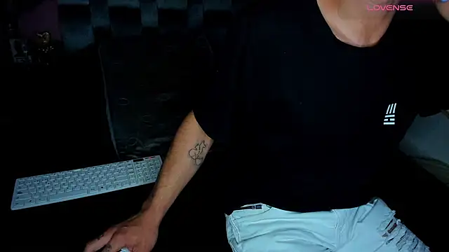 Piggy Eddy online show from January 14, 3:53 am