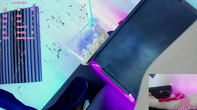 Piggy Eddy online show from November 22, 12:53 am