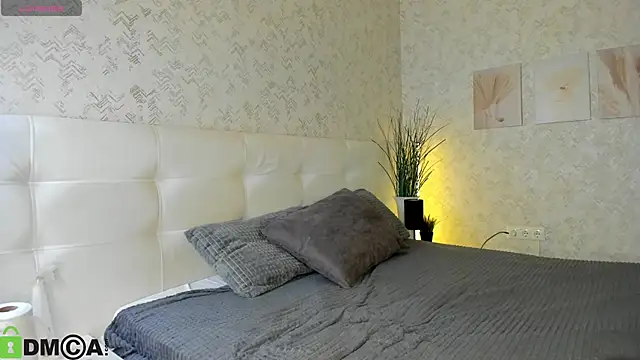 Snapshot of Nicole_Charm chatting on September 25, 9:18 pm Nicole Charm online show from September 25, 9:18 pm