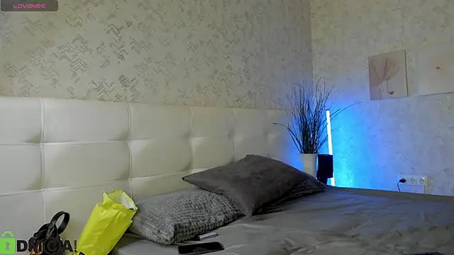 Snapshot of Nicole_Charm chatting on October 14, 9:15 pm Nicole Charm online show from October 14, 9:15 pm