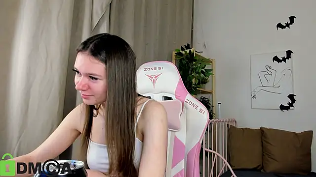 Snapshot of Nicole_Charm chatting on October 29, 9:38 pm Nicole Charm online show from October 29, 9:38 pm