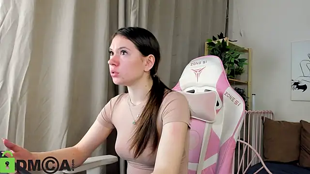 Snapshot of Nicole_Charm chatting on October 30, 9:04 pm Nicole Charm online show from October 30, 9:04 pm