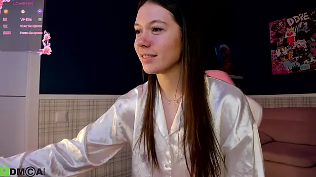 Snapshot of Nicole_Charm chatting on April 16, 12:22 am Nicole Charm online show from April 16, 12:22 am