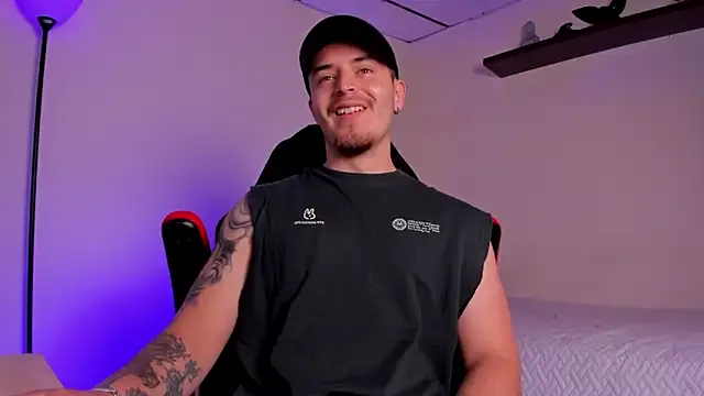 Snapshot of james_connor2 chatting on November 9, 2:59 pm james connor2 online show from November 9, 2:59 pm