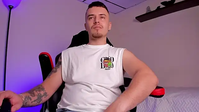 Snapshot of james_connor2 chatting on November 12, 6:52 pm james connor2 online show from November 12, 6:52 pm