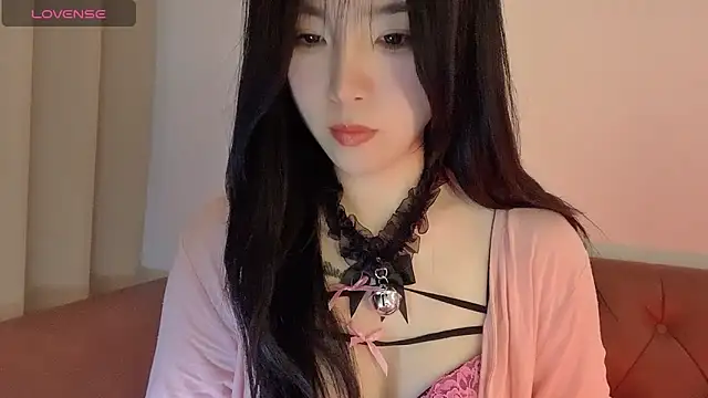 Snapshot of NickiBloom chatting on January 14, 2:53 pm NickiBloom online show from January 14, 2:53 pm