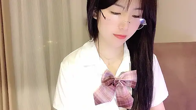Snapshot of NickiBloom chatting on March 19, 2:46 pm NickiBloom online show from March 19, 2:46 pm