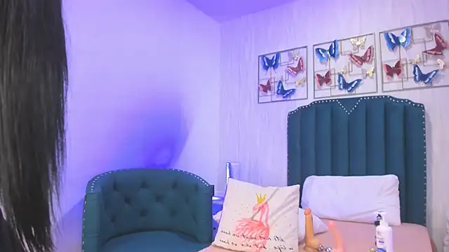 Snapshot of samara_warren chatting on December 23, 3:44 pm samara warren online show from December 23, 3:44 pm