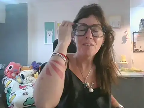 Calentandote online show from April 1, 11:55 am