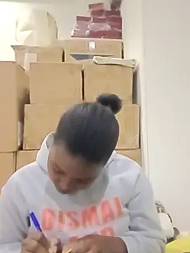 Snapshot of Yours_faithfully1 chatting on February 11, 6:02 pm Yours faithfully1 online show from February 11, 6:02 pm