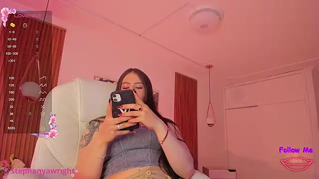 TiffanyWright online show from February 14, 1:18 pm