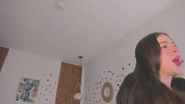 TiffanyWright online show from March 27, 1:22 pm