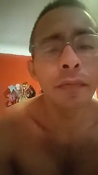 Snapshot of VL25DN26 chatting on April 19, 6:32 pm VL25DN26 online show from April 19, 6:32 pm