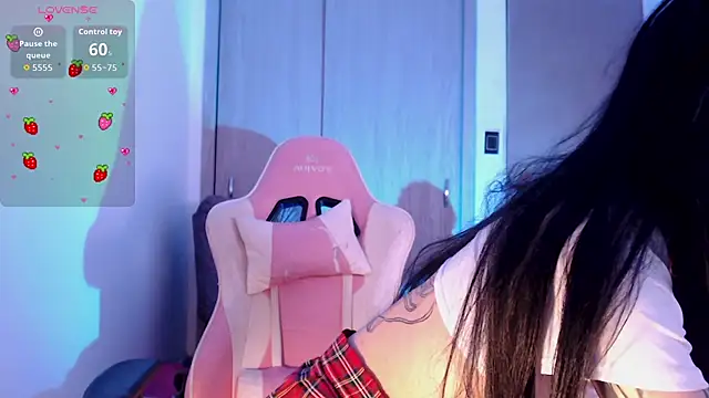 Alicedangerrr online show from October 8, 9:34 pm