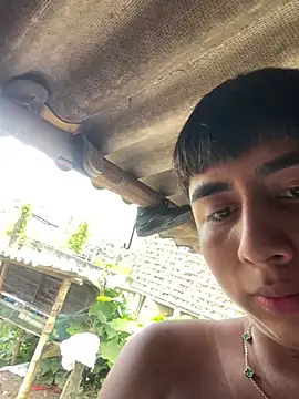 Snapshot of FlpGmz chatting on February 27, 6:52 pm FlpGmz online show from February 27, 6:52 pm