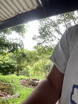 Snapshot of FlpGmz chatting on March 25, 9:43 pm FlpGmz online show from March 25, 9:43 pm