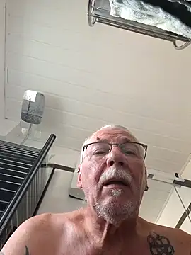 udoschreiber110265 online show from July 17, 7:37 am