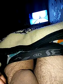 slawlargo01 online show from March 6, 7:49 am