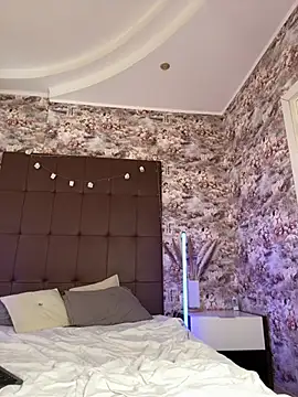 Mary Walker online show from March 20, 5:57 am