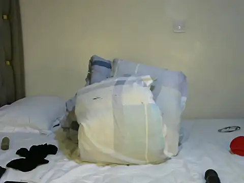 Snapshot of Pretty_tiffany chatting on October 7, 10:51 pm Pretty tiffany online show from October 7, 10:51 pm