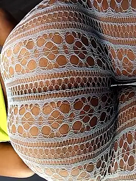 Snapshot of Pretty_tiffany chatting on December 4, 6:01 am Pretty tiffany online show from December 4, 6:01 am