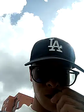 Cuervo maniaco online show from December 2, 3:25 pm