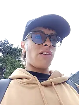 Cuervo maniaco online show from December 17, 6:31 pm