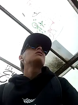 Cuervo maniaco online show from December 22, 3:22 pm