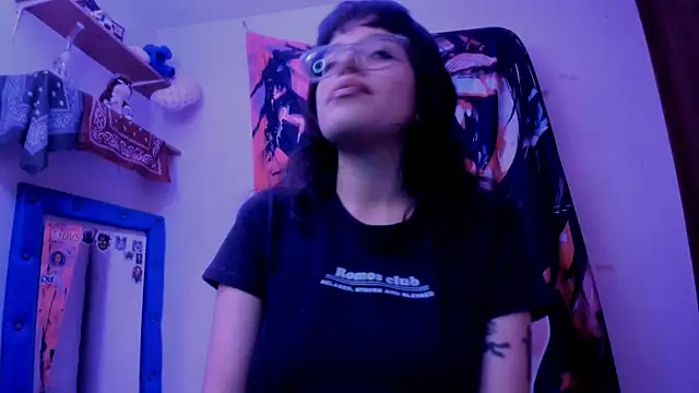 Lucyfx666 online show from April 28, 10:37 pm