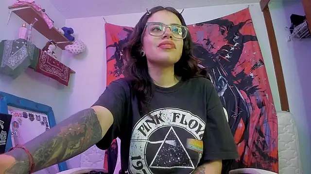 Lucyfx666 online show from June 2, 4:14 am