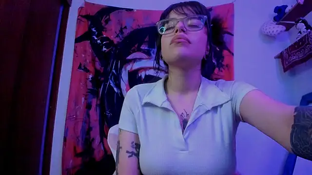 Lucyfx666 online show from June 9, 5:52 am