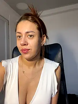 AnnbellaRosse online show from September 30, 3:50 pm