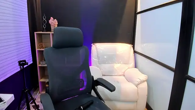 Snapshot of TifanyWhite_ chatting on March 13, 11:49 pm TifanyWhite online show from March 13, 11:49 pm