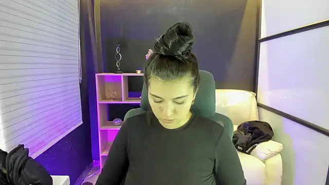 Snapshot of TifanyWhite_ chatting on March 22, 8:26 pm TifanyWhite online show from March 22, 8:26 pm