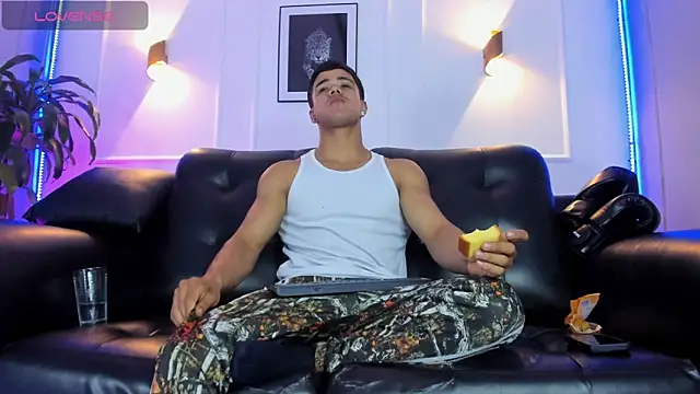 Rob saenz  online show from November 6, 1:56 pm